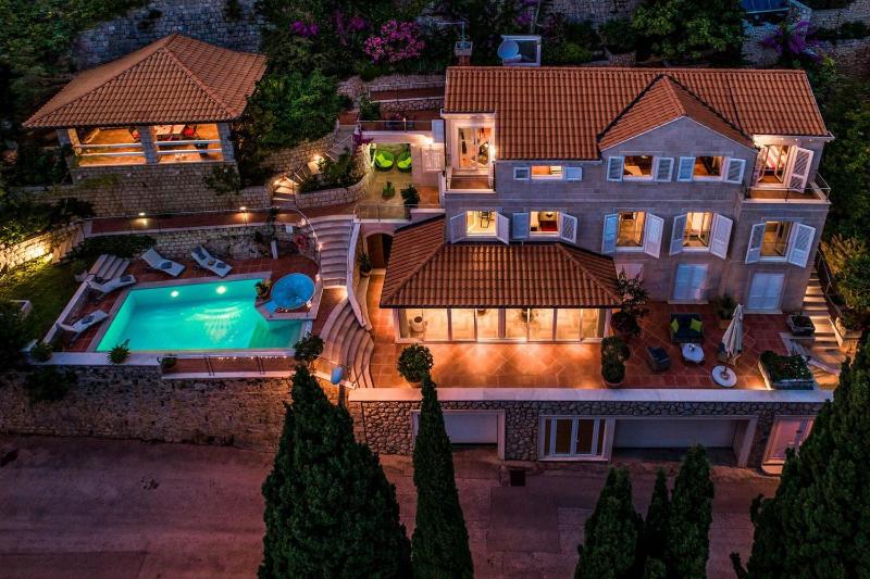Luxury Villa Dubrovnik Palace near Old Town with pool - image 1