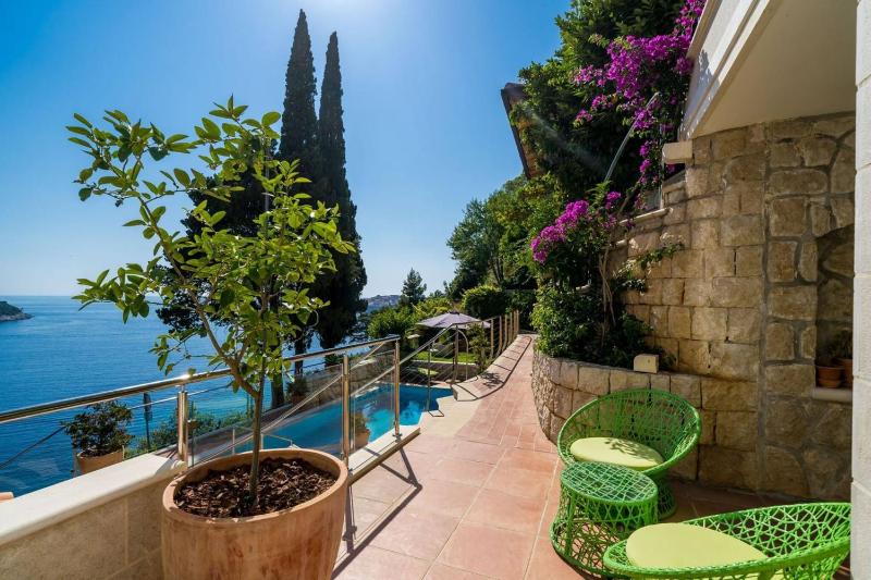 Luxury Villa Dubrovnik Palace near Old Town with pool - image 3