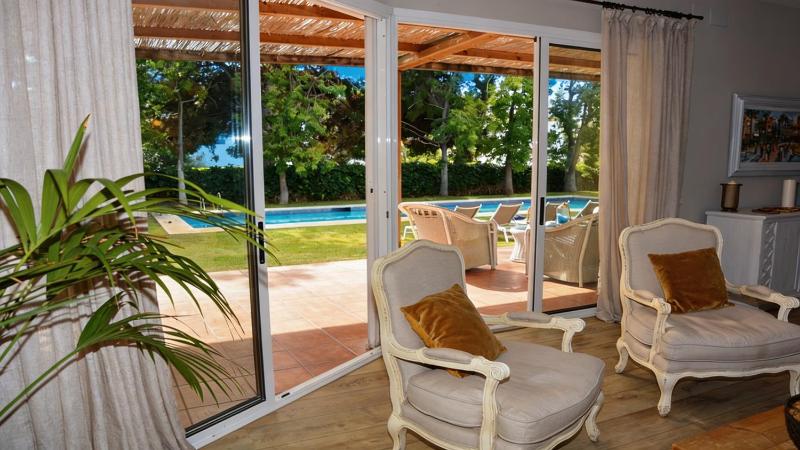Villa Abu Lita 3 minutos andando playa Renovada Piscina y Jardin XXL Autentico lujo - image 16