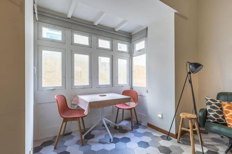 Valletta Two Bedroom Apartment Close To The Sea - image 10