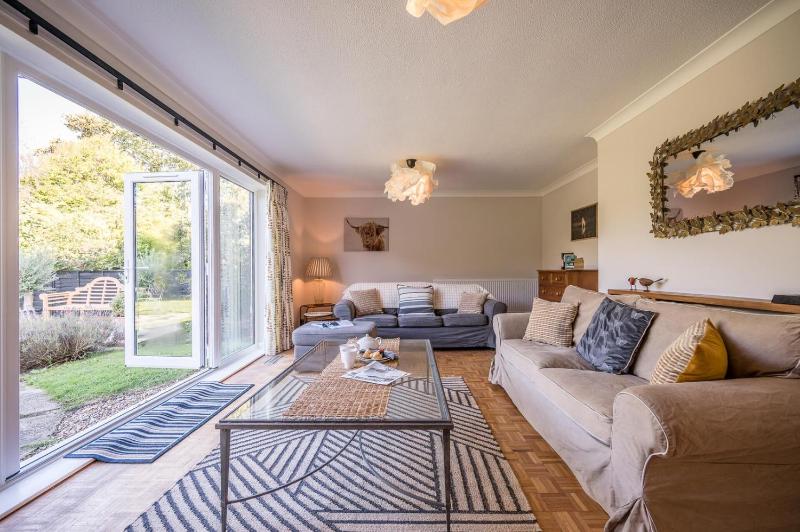 5 Church Close (3 guests) Aldeburgh - image 1