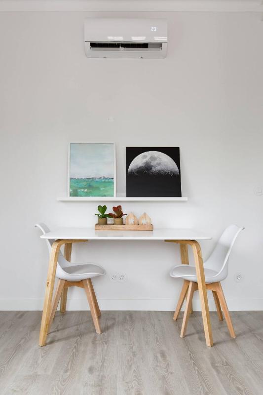 Cozy apartment with terrace - 20 min to Lisbon - image 9