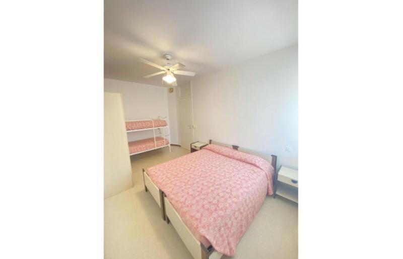 Charming flat with sea view - image 4