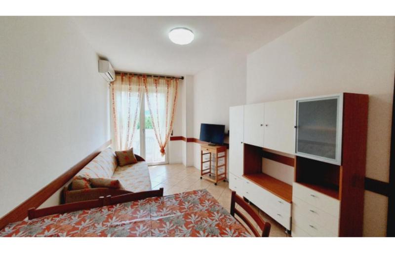 Beachside and equipped apartment - image 15