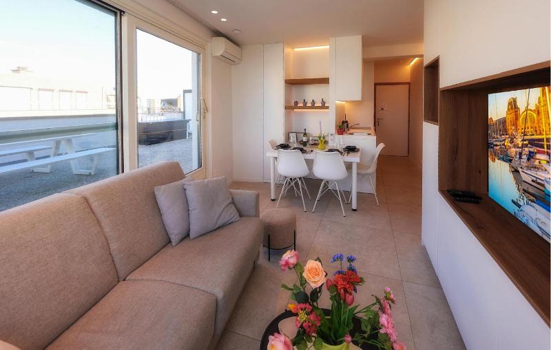 Awesome Apartment In Oostende With Wifi - image 16