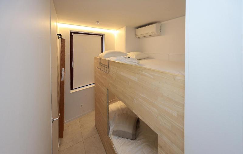 Awesome Apartment In Oostende With Wifi - image 13