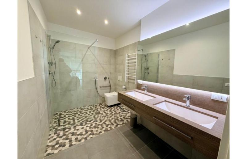 Stylish flat for a perfect getaway - image 16