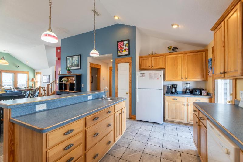 Island Time - NH MP 11 50 Ft to Beach Elevator Pool Free Pool Heat Hot Tub Pets OK YR Flex - image 4