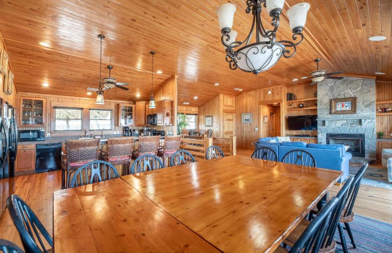 Big Mamma's - Nags Head MP 11 Oceanfront Ocean View Elevator Pool Hot Tub Pets OK - image 35