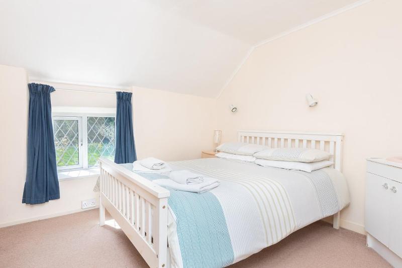 Croft Cottage Sleeps 6 - image 9