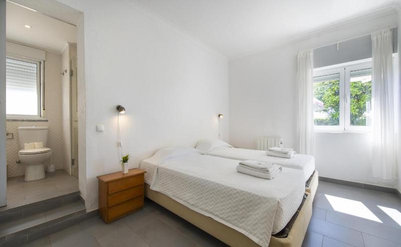 C12 - Sunshine Apartment in Luz - image 16