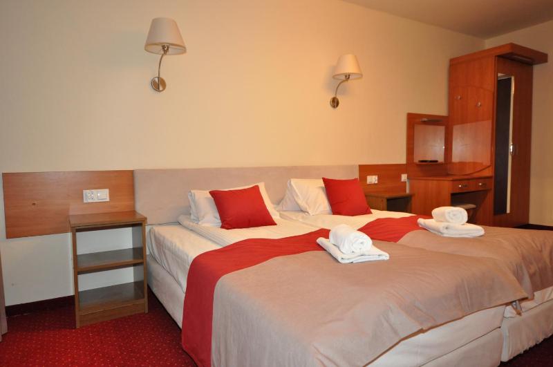 Double Room image 2