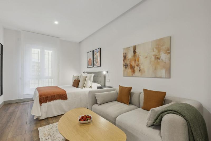 Cozy Studio Retreat in Charming Chamberí - image 6