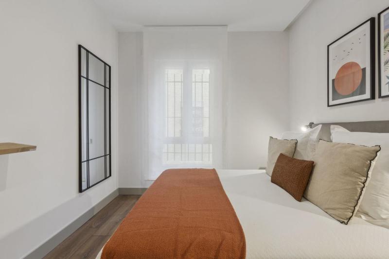 Cozy Studio Retreat in Charming Chamberí - image 10