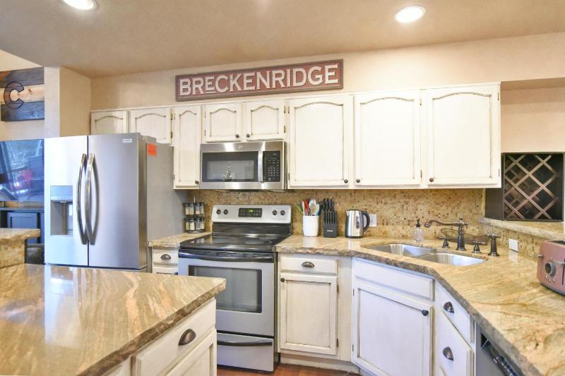 VP104 - Village Point Buffalo Townhome - image 38