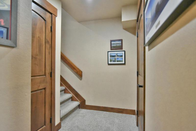 VP104 - Village Point Buffalo Townhome - image 39