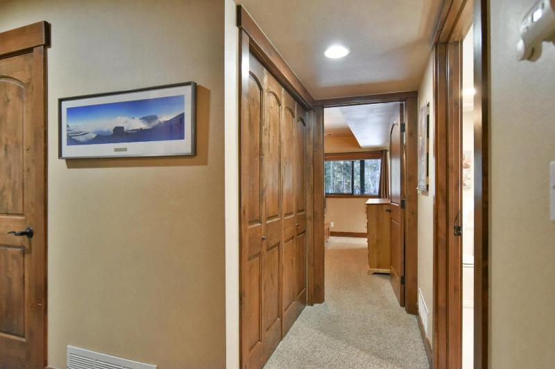 VP104 - Village Point Buffalo Townhome - image 29