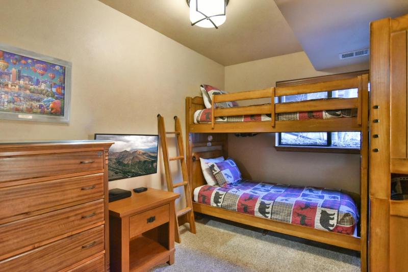 VP104 - Village Point Buffalo Townhome - image 43