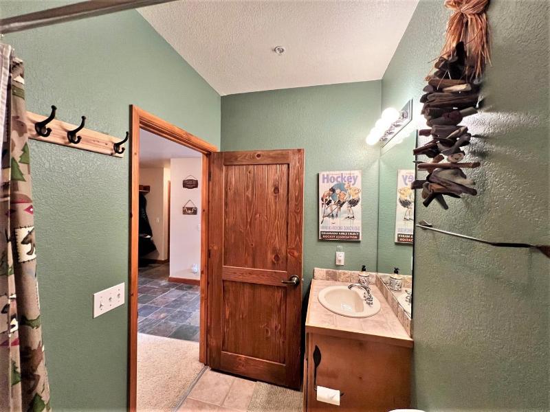 RB205 - River Bend 205 Liftside Condo - image 15