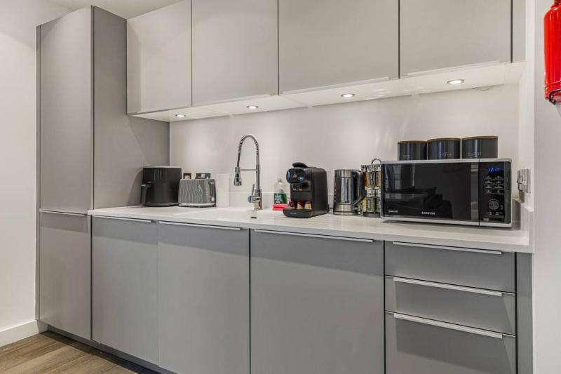 Broad Street 2 Bed Apt 24hr Gym Netflix and Parking - image 49