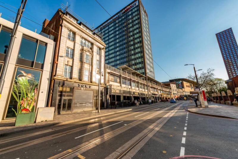 Broad Street 2 Bed Apt 24hr Gym Netflix and Parking - image 24