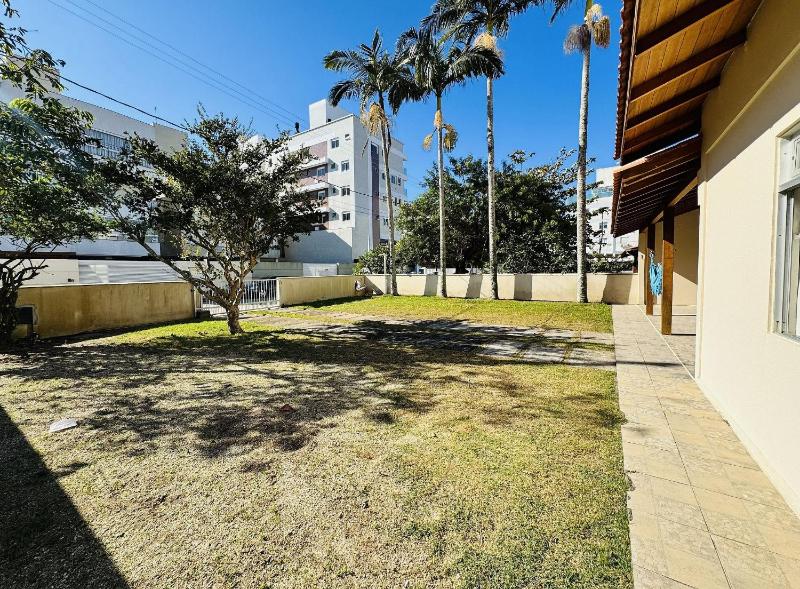 Casa dos Golfinhos a 100 metros da Praia de Palmas casa individual com 3 quartos. - image 10