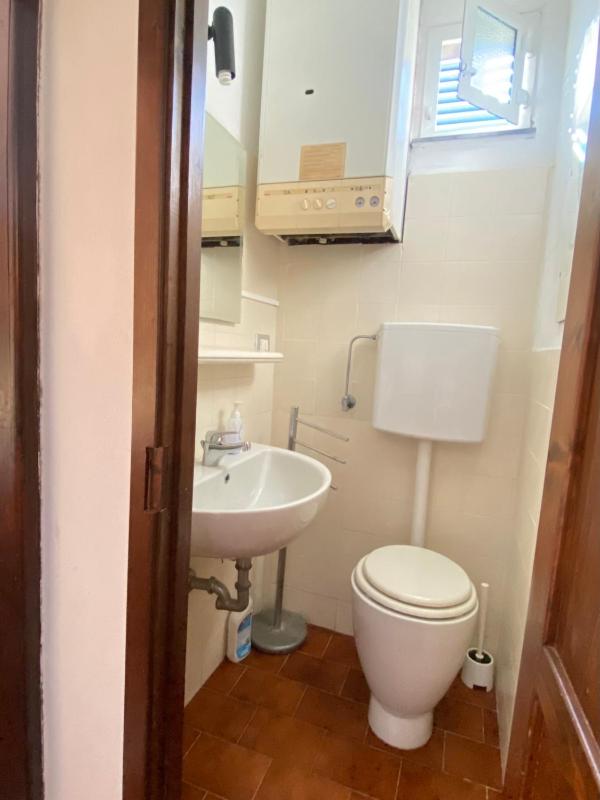 La Dimora del Sole -New Bathroom- by 5TR Apartments - image 5