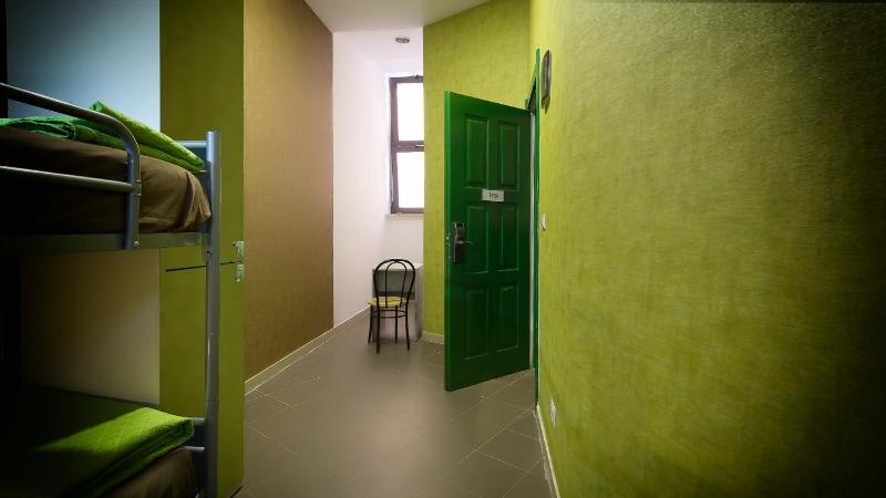 Bed in 6-Bed Mixed Dormitory Room image 4