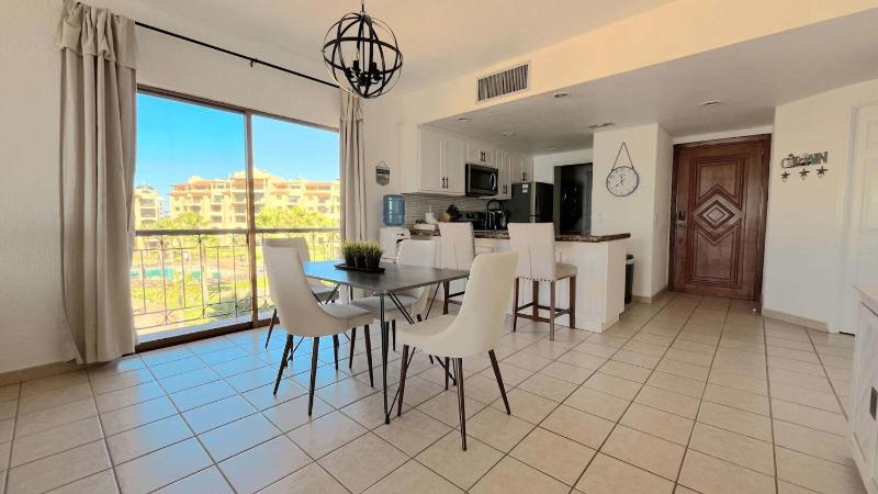 Comfy & Updated 4th Floor Condo Princesa E-401 - image 35