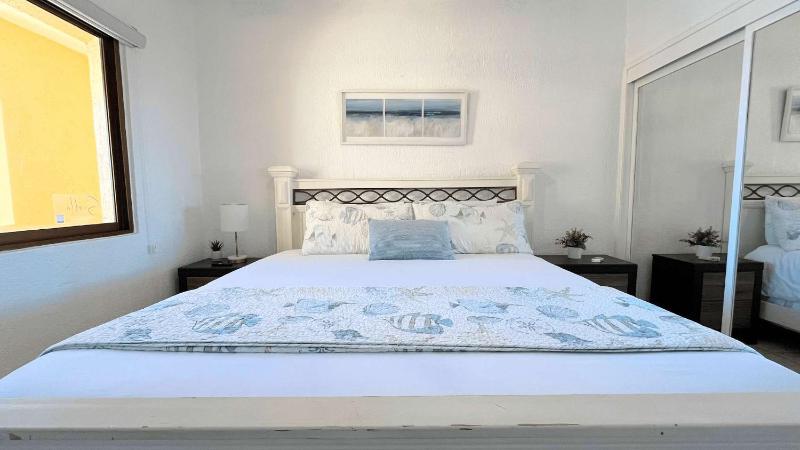 Comfy & Updated 4th Floor Condo Princesa E-401 - image 24