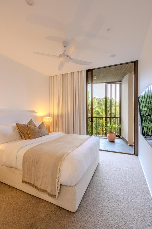 Byron Social on Jonson - Luxury Apartment in the Heart of Byron Bay Rooftop pool - image 12