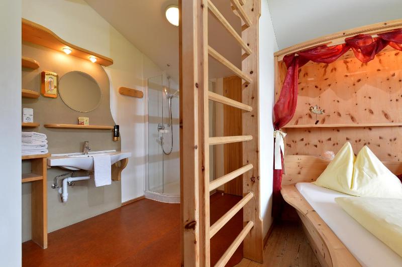 Double Room with Balcony image 1