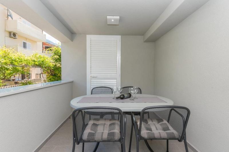 Apartments by the sea Makarska - 20923 - image 16
