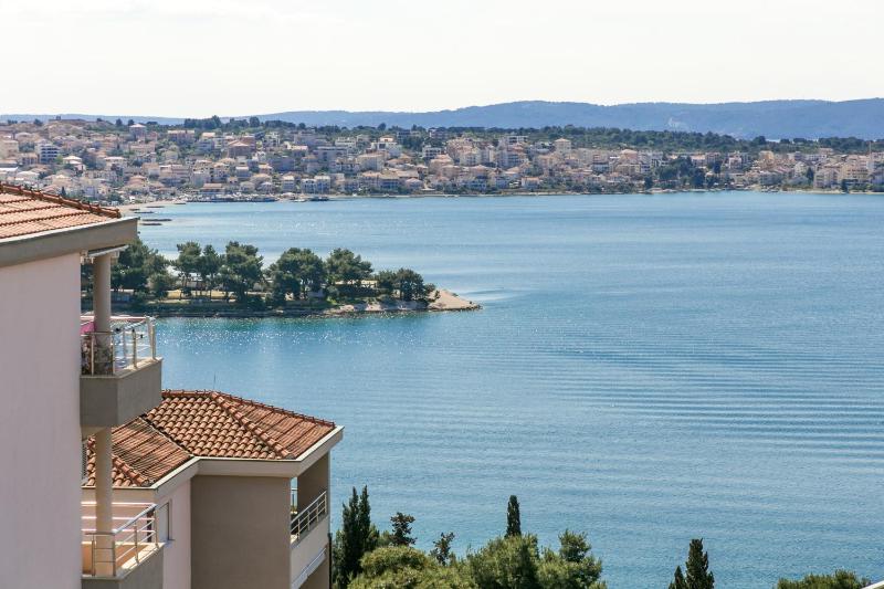 Apartments by the sea Trogir - 25303 - image 34