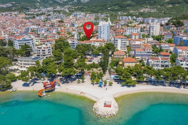 Apartments by the sea Makarska - 25383 - image 1