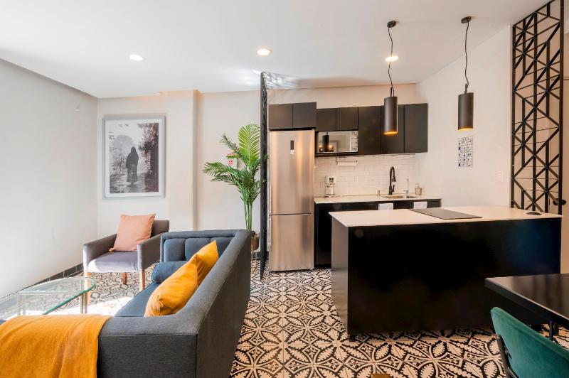 INDEPENDENCIA 2 · Small and Modern Apt for four - image 6