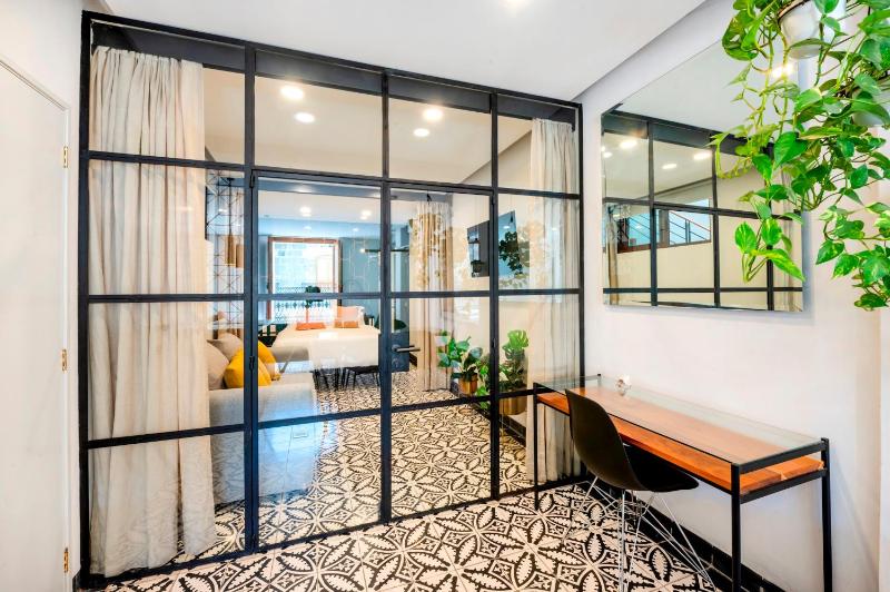 INDEPENDENCIA 2 · Small and Modern Apt for four - image 3