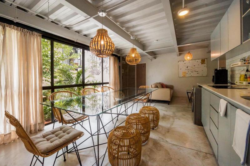 GARCIA 3 · Spacious four Bedroom apt with Garden - image 3