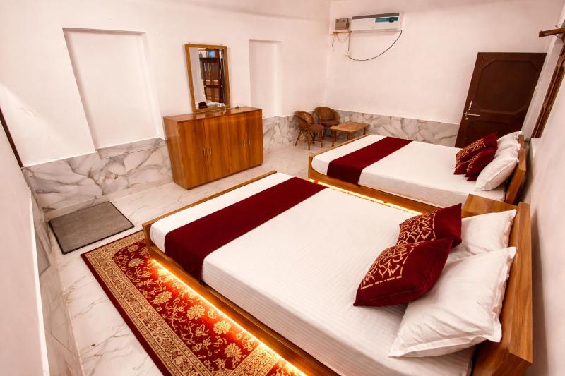 Tripathi's Rampath Inn Ayodhya - image 2