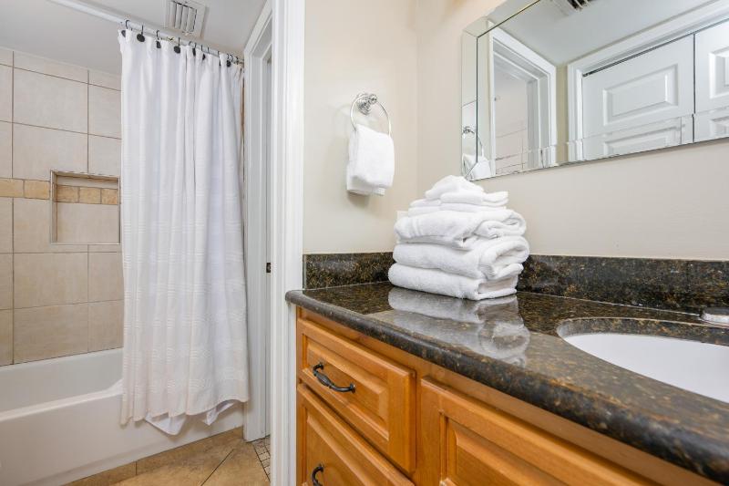 Surfside Shores 1804 - image 17