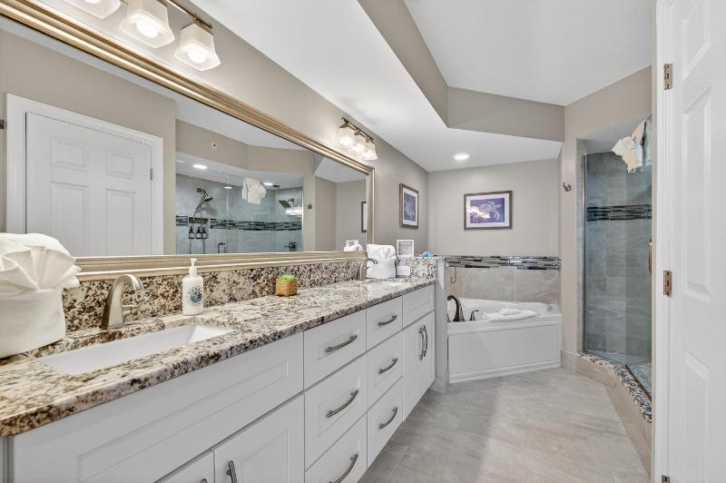 Tranquil Retreat at Dimucci Towers - image 33