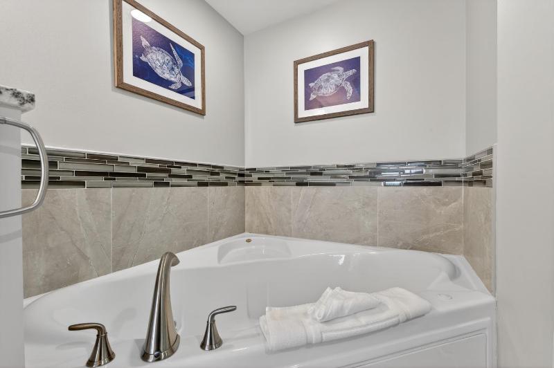Tranquil Retreat at Dimucci Towers - image 7
