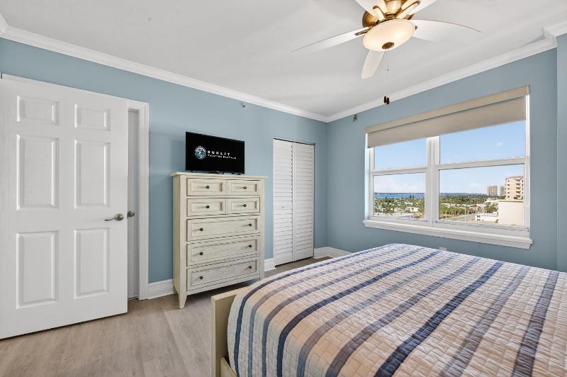 Tranquil Retreat at Dimucci Towers - image 15