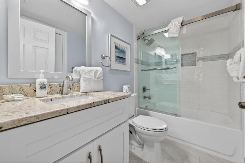 Tranquil Retreat at Dimucci Towers - image 4