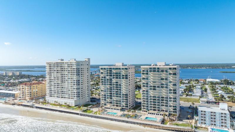 Tranquil Retreat at Dimucci Towers - image 2