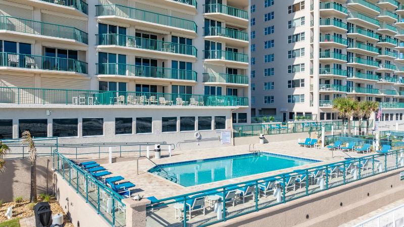 Tranquil Retreat at Dimucci Towers - image 37