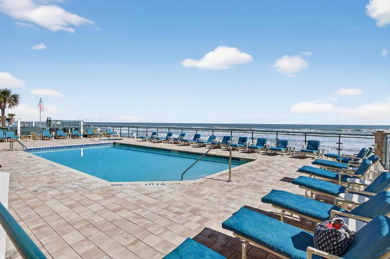 Tranquil Retreat at Dimucci Towers - image 42