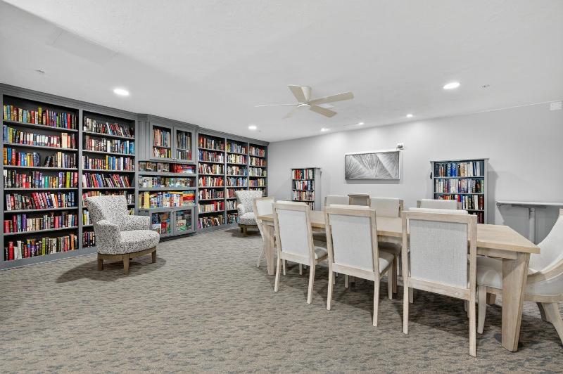 Tranquil Retreat at Dimucci Towers - image 26