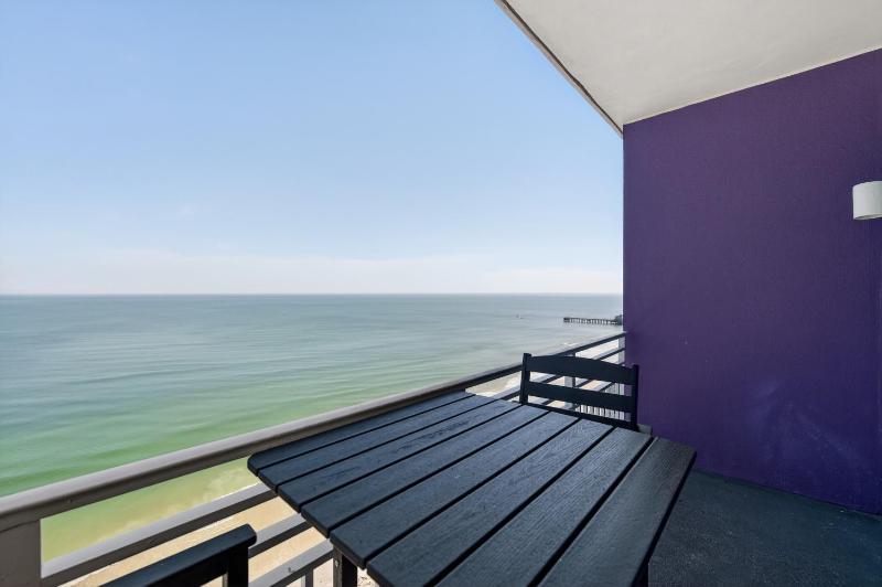 Palm Royale - Ocean Walk - image 9
