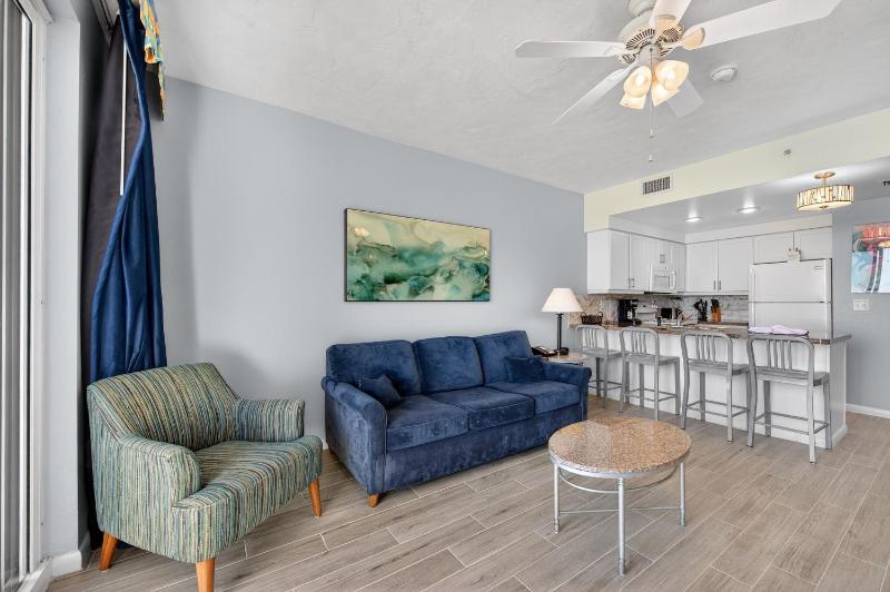 Saltwater Luxe at Ocean Walk - image 13